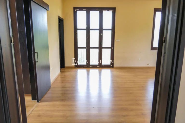 5 Bedroom House for Sale in Nisou, Nicosia District