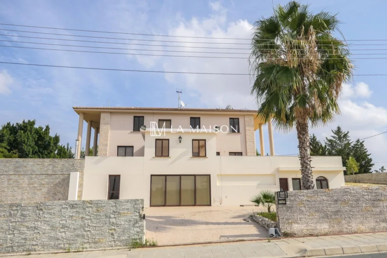 5 Bedroom House for Sale in Nisou, Nicosia District