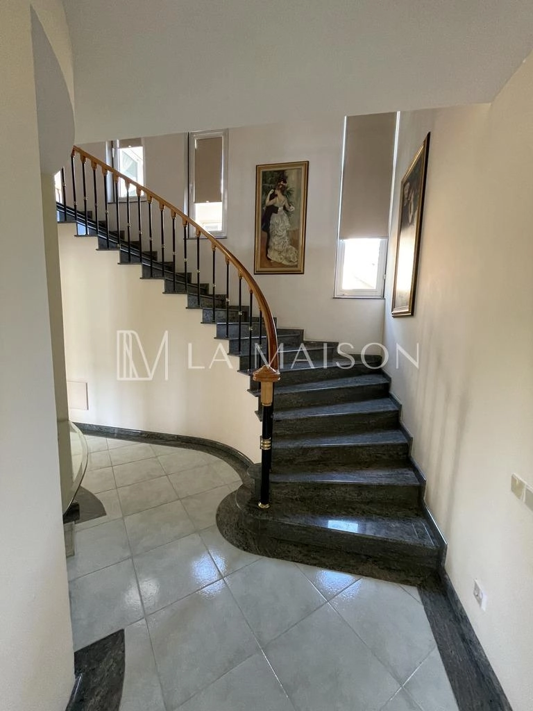 6+ Bedroom House for Sale in Geri, Nicosia District