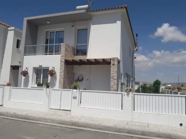 3 Bedroom House for Sale in Dromolaxia, Larnaca District