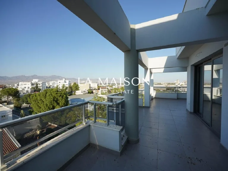 739m² Building for Sale in Nicosia District