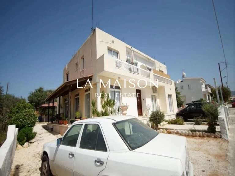 260m² Building for Sale in Chlorakas, Paphos District