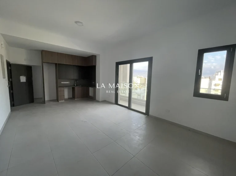 969m² Building for Sale in Strovolos, Nicosia District