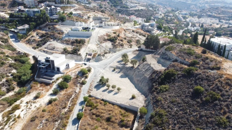 2,700m² Plot for Sale in Agios Tychonas, Limassol District