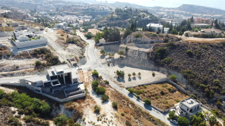 2,700m² Plot for Sale in Agios Tychonas, Limassol District