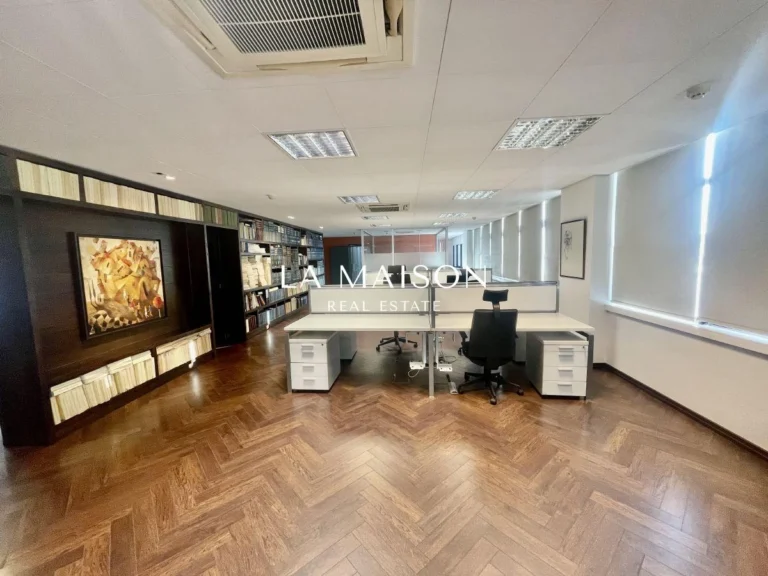 372m² Office for Sale in Nicosia District