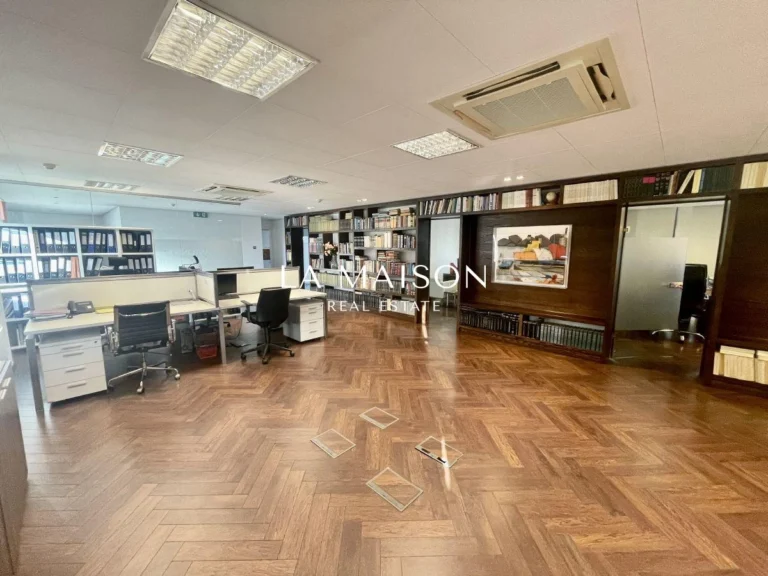 372m² Office for Sale in Nicosia District