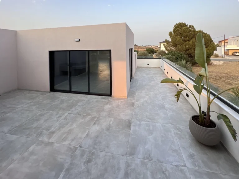 778m² House for Sale in Latsia, Nicosia District