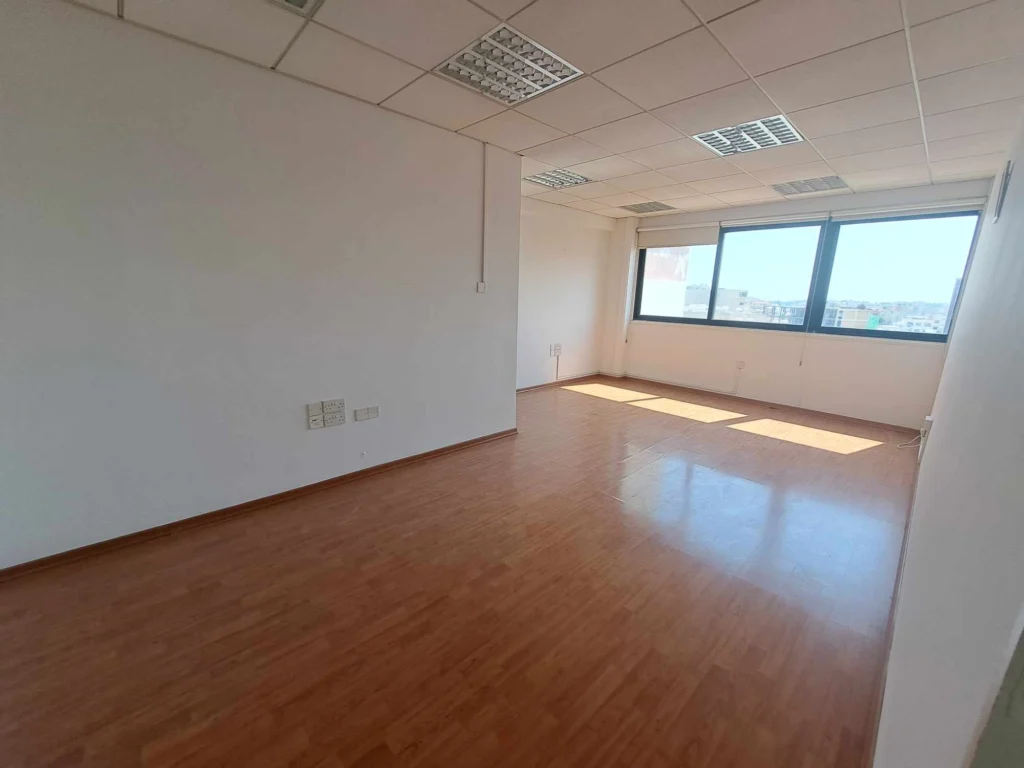 89m² Office for Rent in Larnaca District