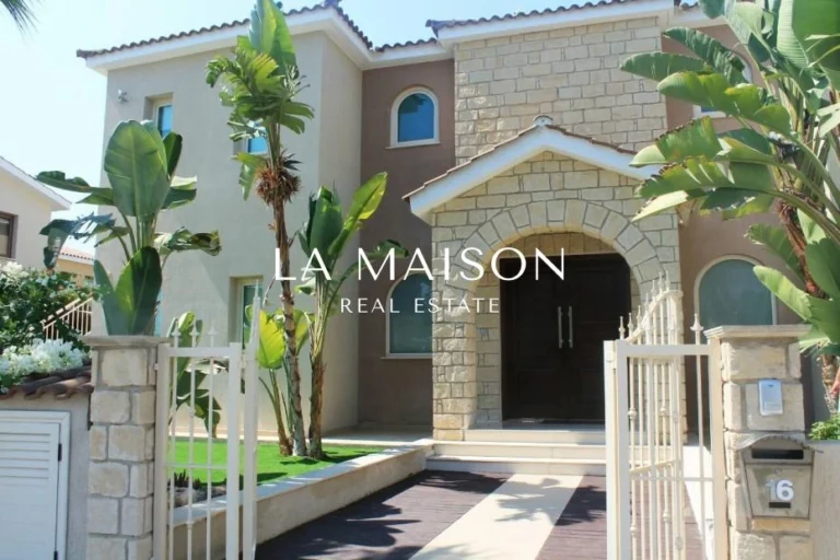 6+ Bedroom House for Sale in Kato Paphos