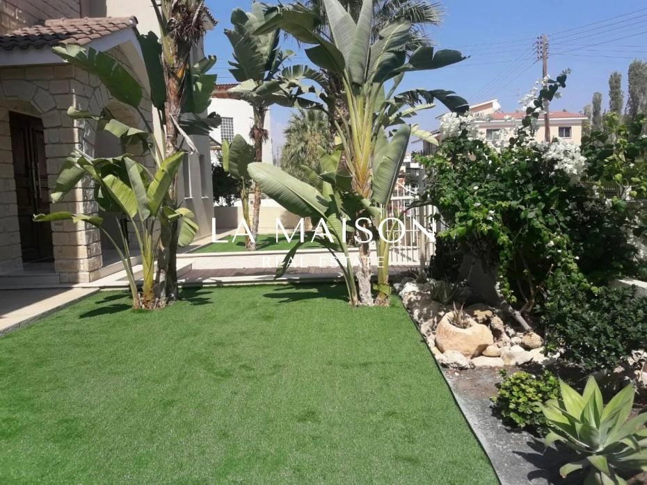 6+ Bedroom House for Sale in Kato Paphos