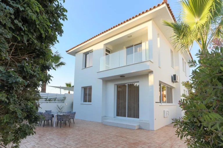 Cheap Houses and Villas for Sale Famagusta up to 800000 euro