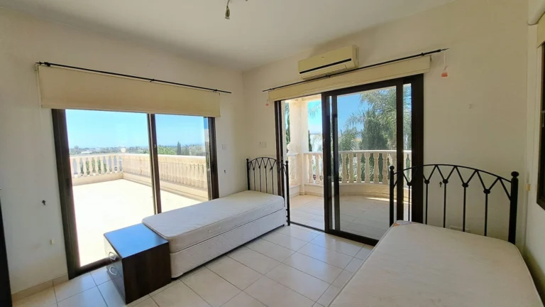 3 Bedroom House for Rent in Sea Caves, Paphos District