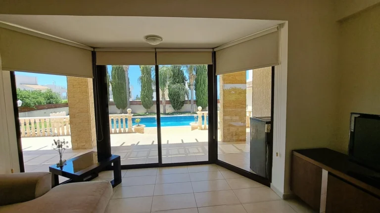 3 Bedroom House for Rent in Sea Caves, Paphos District