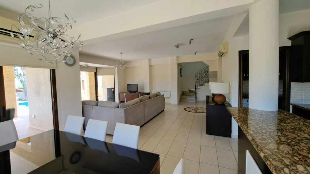 3 Bedroom House for Rent in Sea Caves, Paphos District