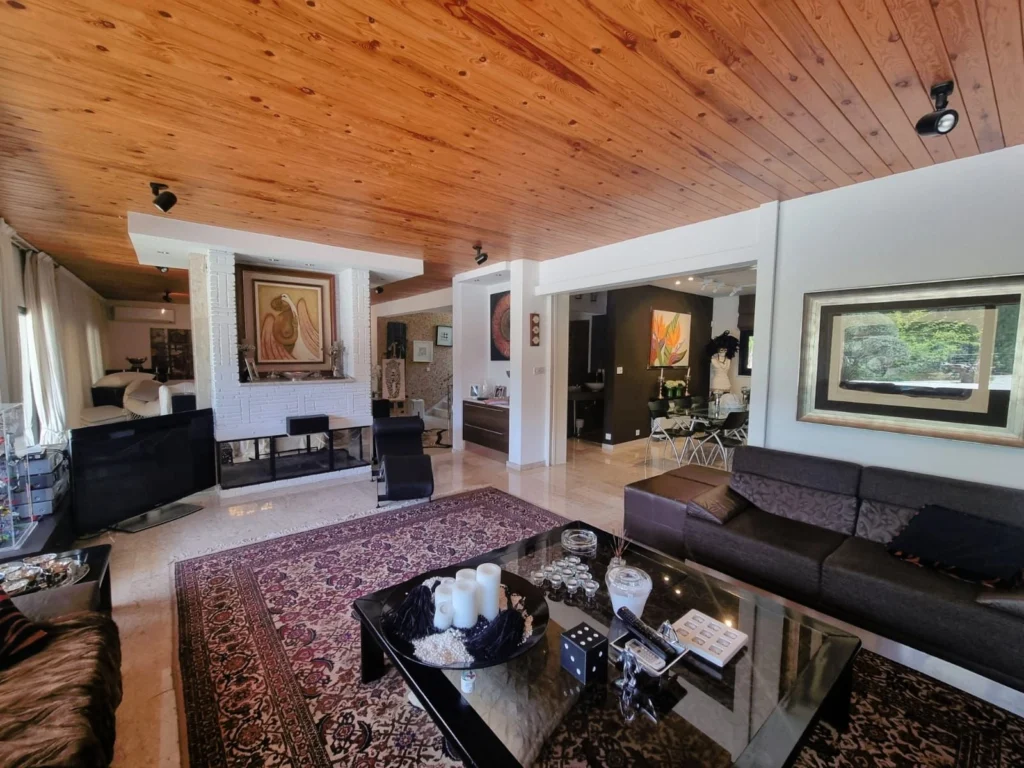 5 Bedroom House for Rent in Moniatis, Limassol District