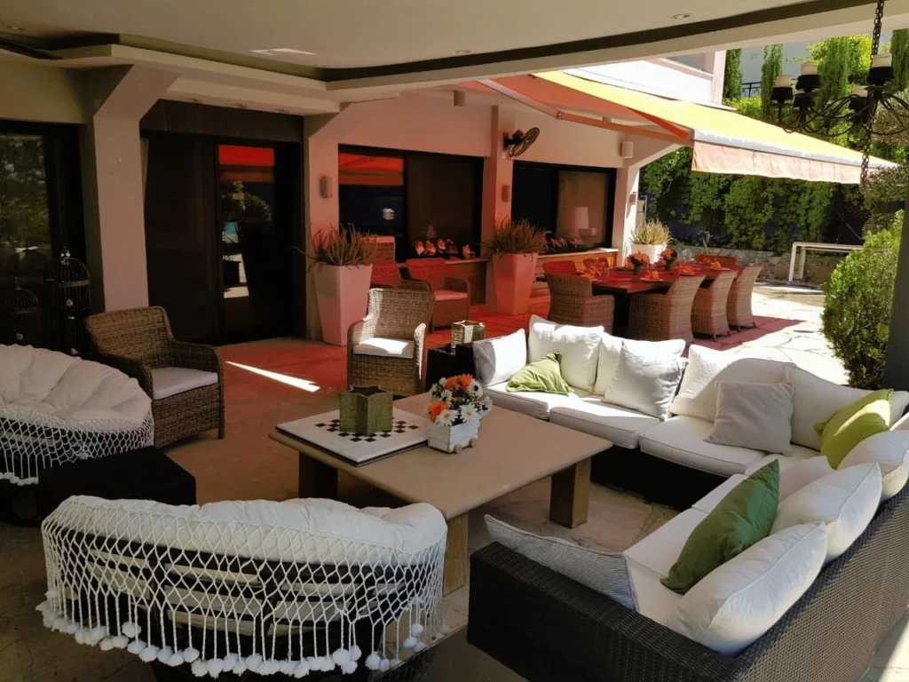 5 Bedroom House for Rent in Moniatis, Limassol District