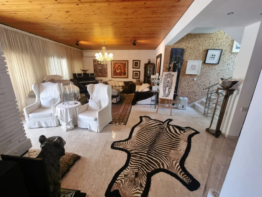 5 Bedroom House for Rent in Moniatis, Limassol District