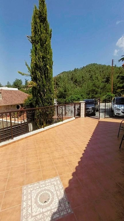 4 Bedroom House for Sale in Pera Pedi, Limassol District