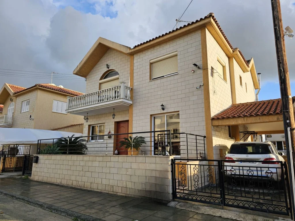 5 Bedroom House for Sale in Limassol – Agios Athanasios