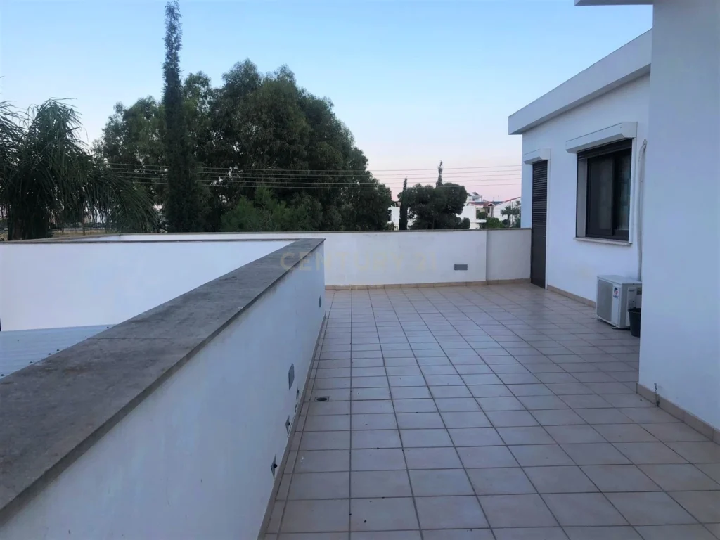 5 Bedroom House for Sale in Larnaca District