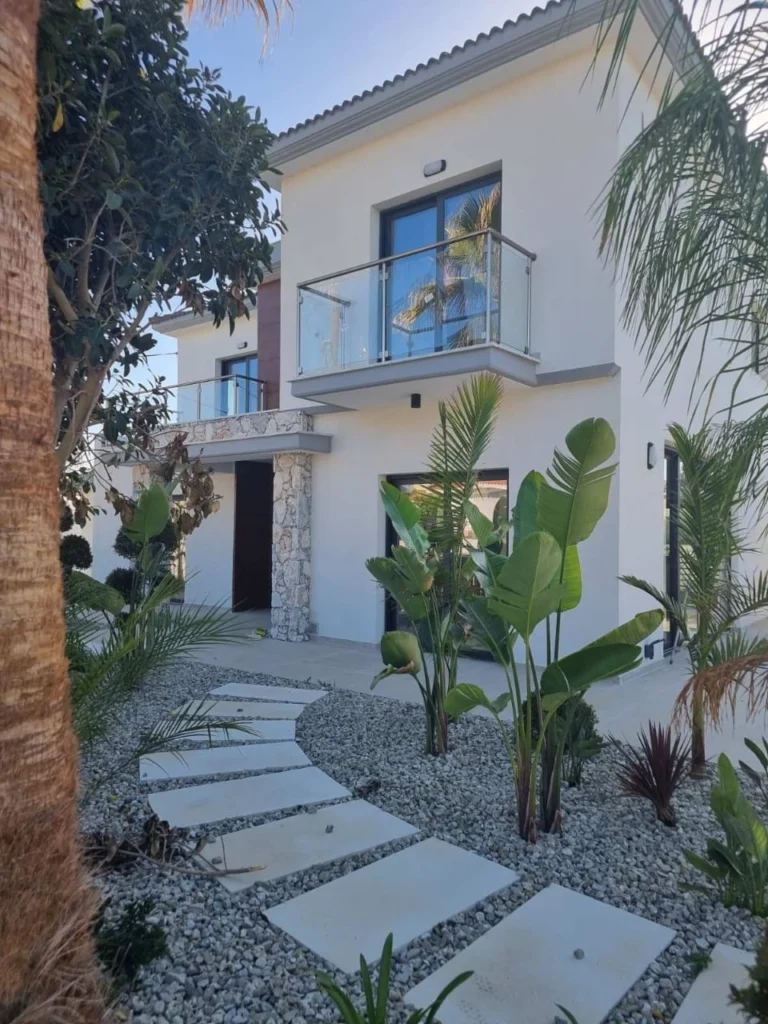 4 Bedroom House for Sale in Pyrgos Lemesou, Limassol District