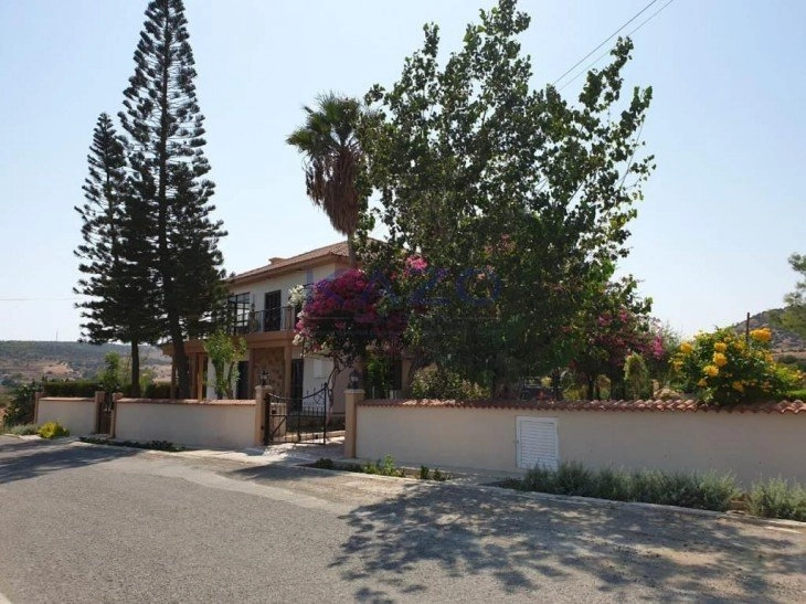 5 Bedroom House for Sale in Parekklisia, Limassol District