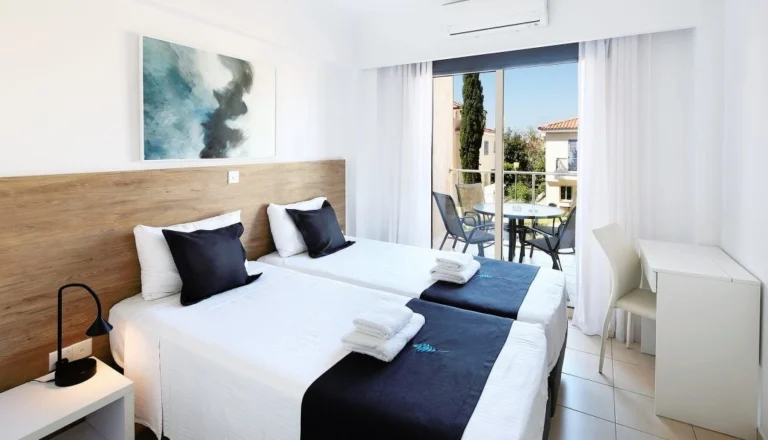 2 Bedroom Apartment for Sale in Paphos – Universal