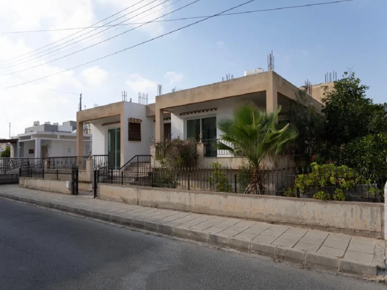 3 Bedroom House for Sale in Paphos – Agios Theodoros