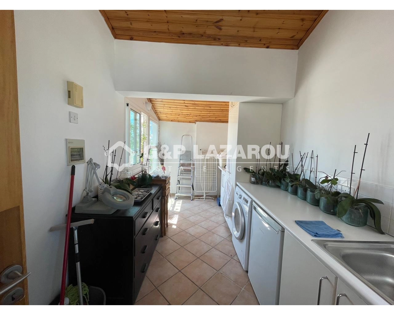 3 Bedroom Apartment for Rent in Limassol – Petrou kai Pavlou
