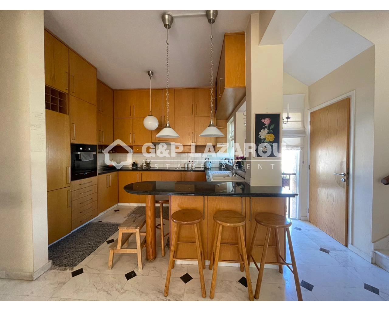 3 Bedroom Apartment for Rent in Limassol – Petrou kai Pavlou