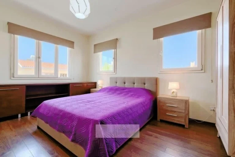 6+ Bedroom House for Sale in Paphos – Universal