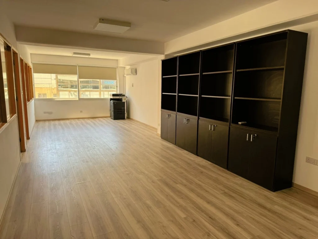 125m² Office for Rent in Limassol District