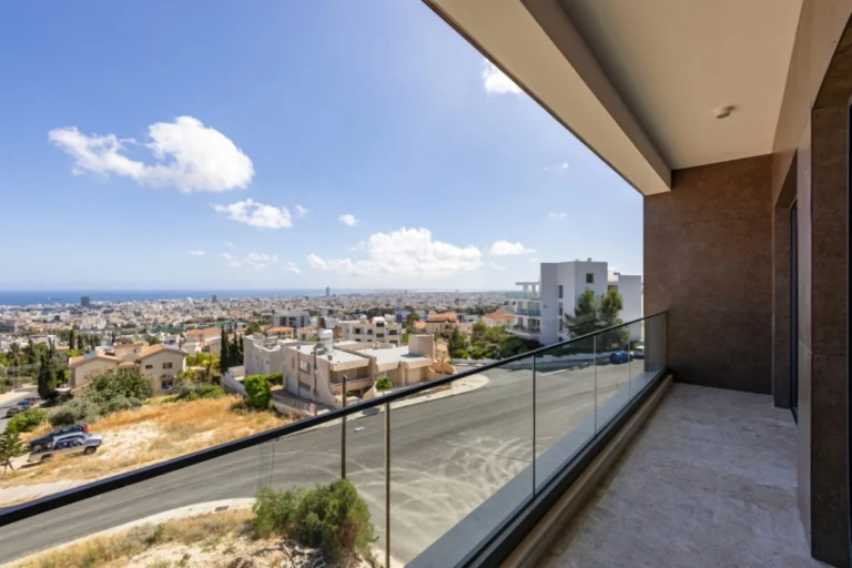 4 Bedroom House for Sale in Limassol – Mesa Geitonia