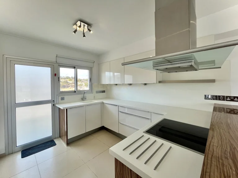 4 Bedroom Apartment for Rent in Germasogeia, Limassol District