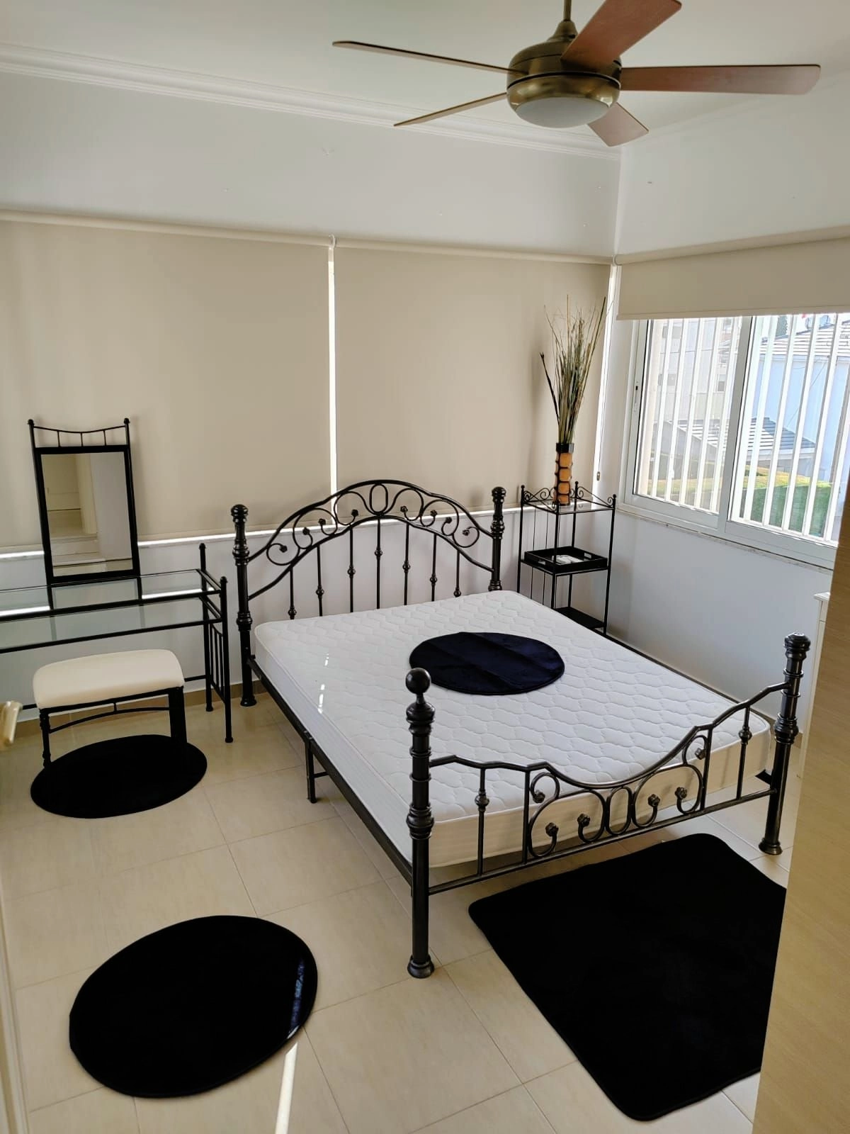 4 Bedroom Apartment for Rent in Potamos Germasogeias, Limassol District