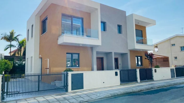 2 Bedroom House for Sale in Mouttagiaka Tourist Area, Limassol District