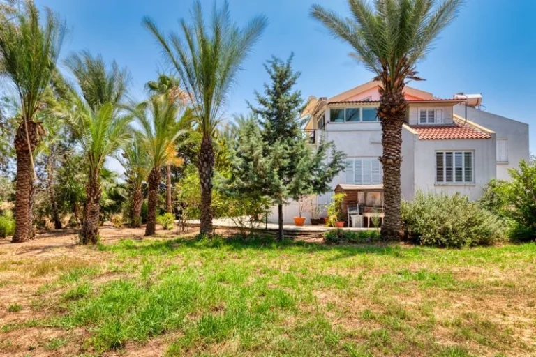 5 Bedroom House for Sale in Paralimni, Famagusta District