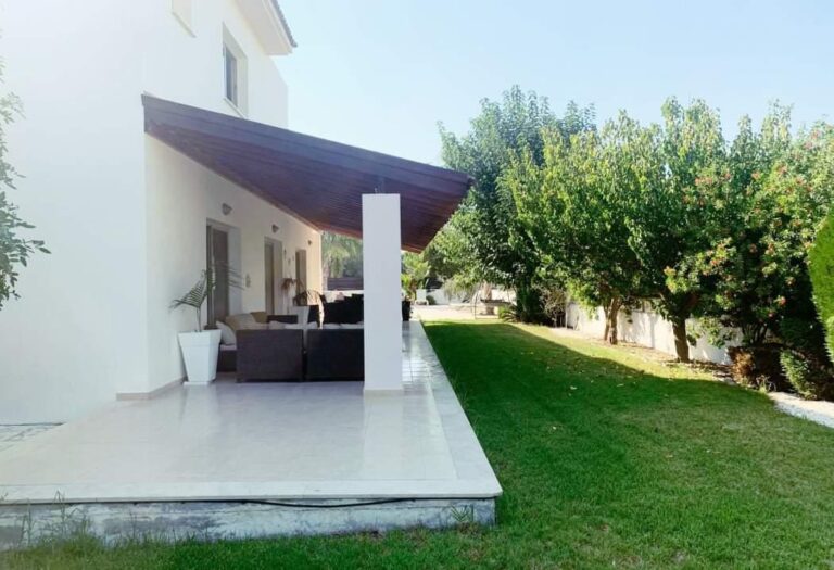 5 Bedroom House for Sale in Polemi, Paphos District