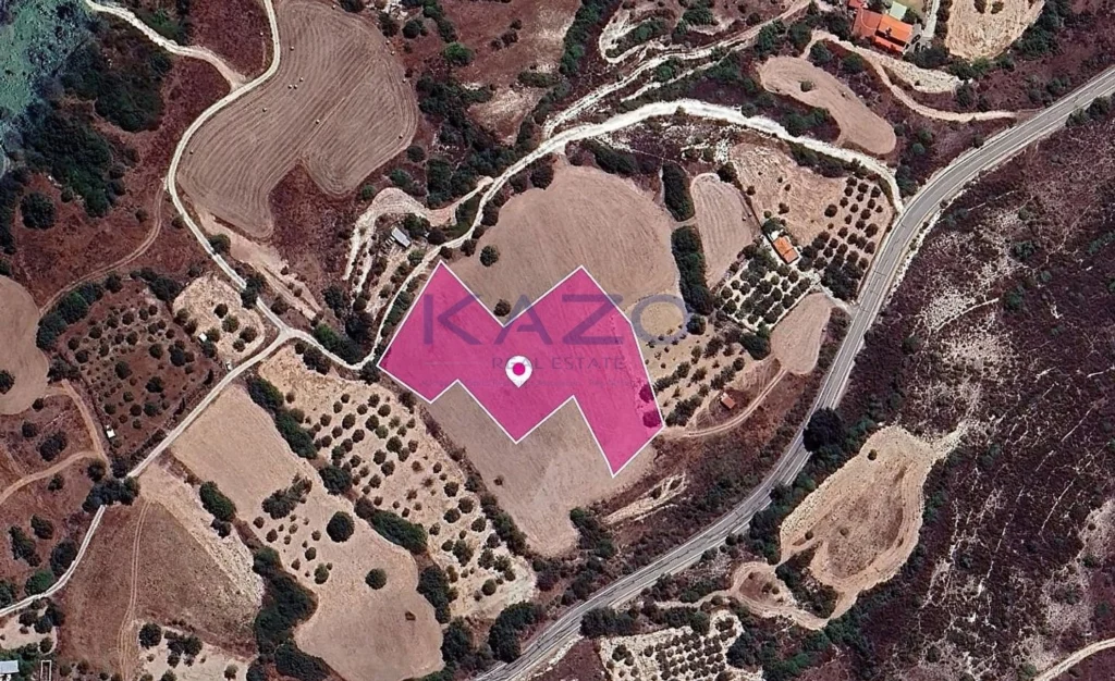 7,024m² Plot for Sale in Vavla, Larnaca District