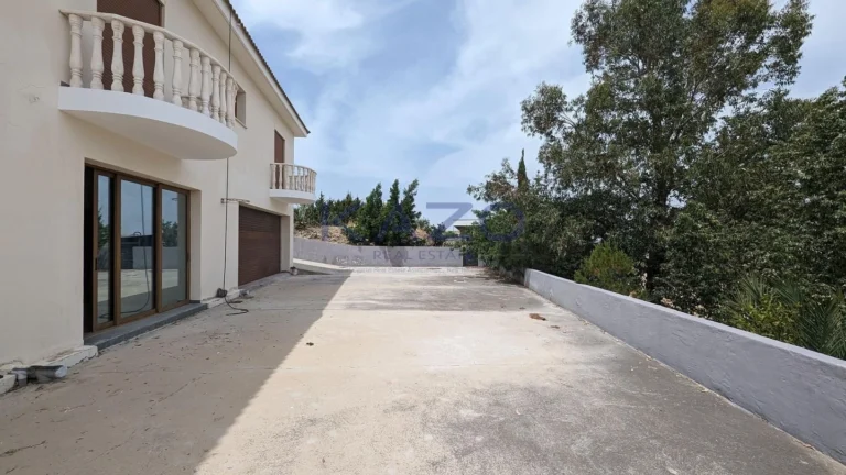 3 Bedroom House for Sale in Kato Moni, Nicosia District