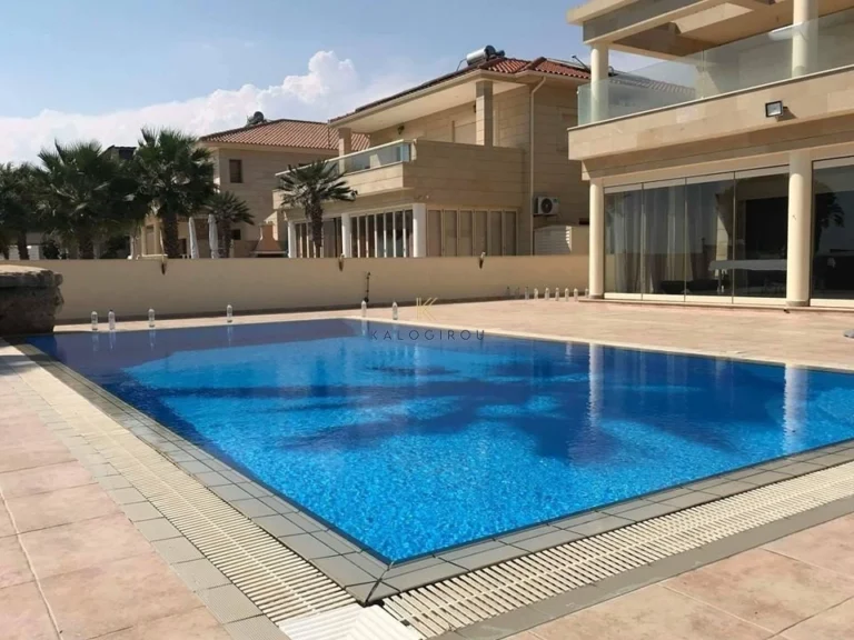 4 Bedroom House for Sale in Pervolia Larnacas