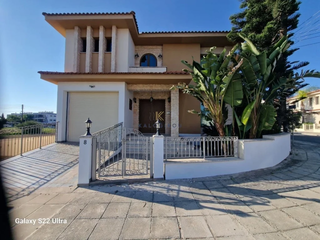 6+ Bedroom House for Sale in Aradippou, Larnaca District