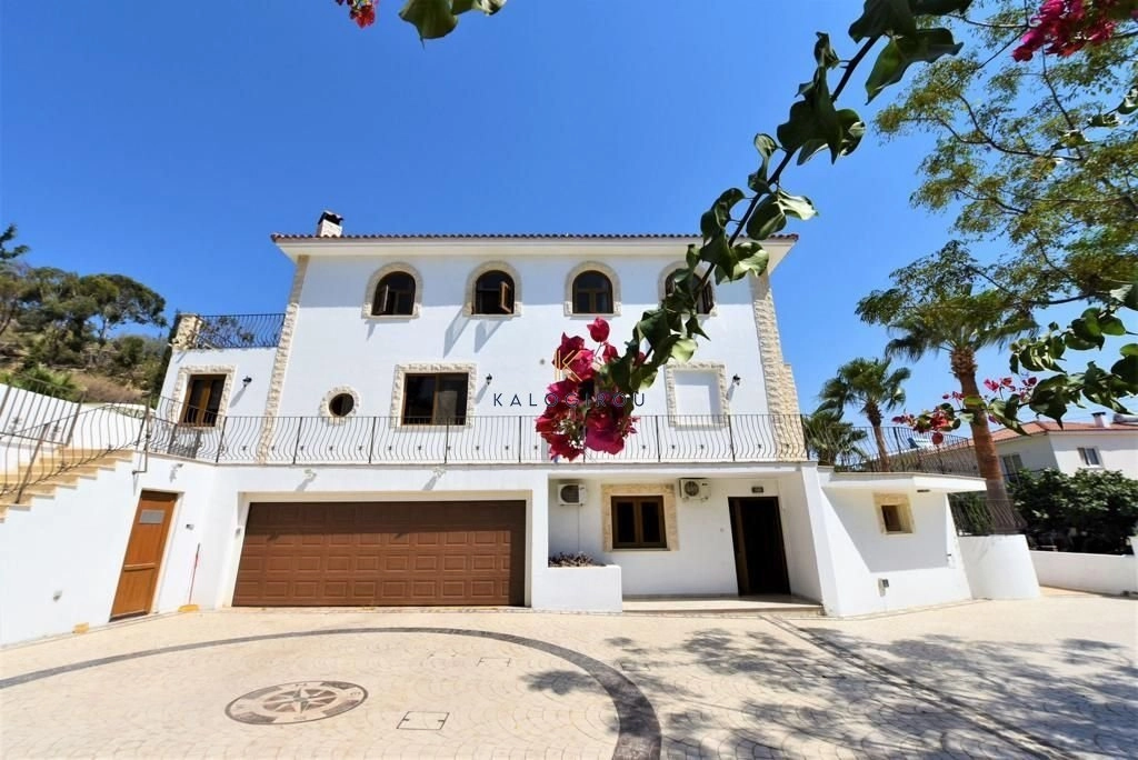 6+ Bedroom House for Sale in Oroklini, Larnaca District