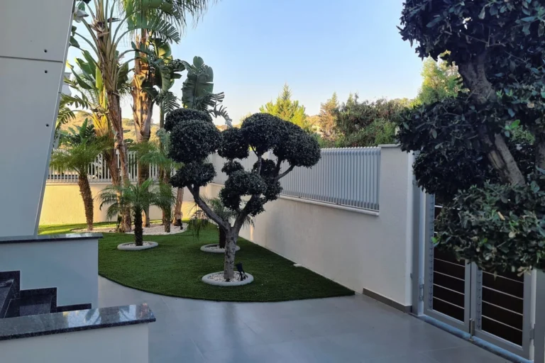 4 Bedroom House for Sale in Agios Tychonas, Limassol District