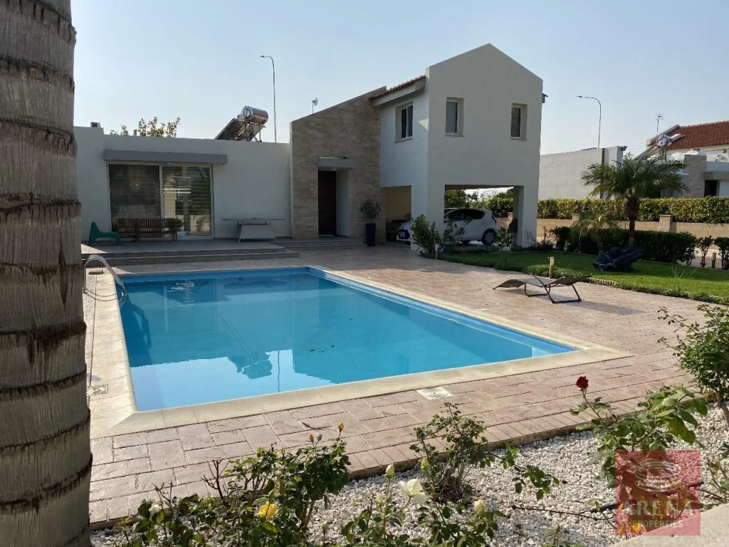 3 Bedroom House for Sale in Pervolia Larnacas