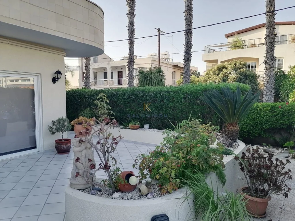 5 Bedroom House for Sale in Drosia, Larnaca District