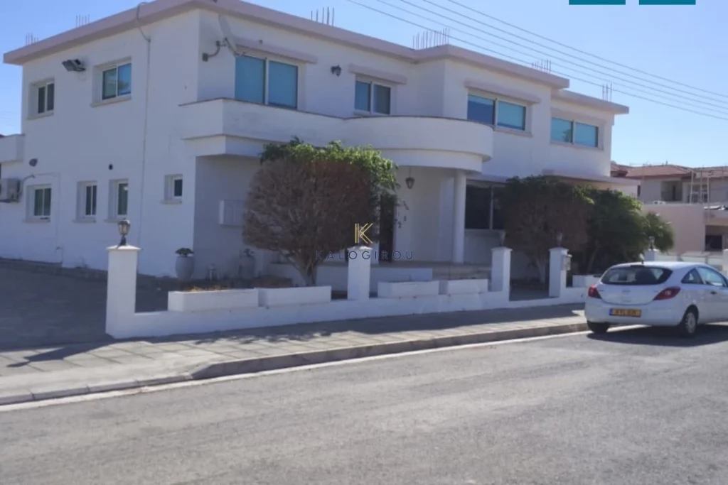 4 Bedroom House for Sale in Oroklini, Larnaca District