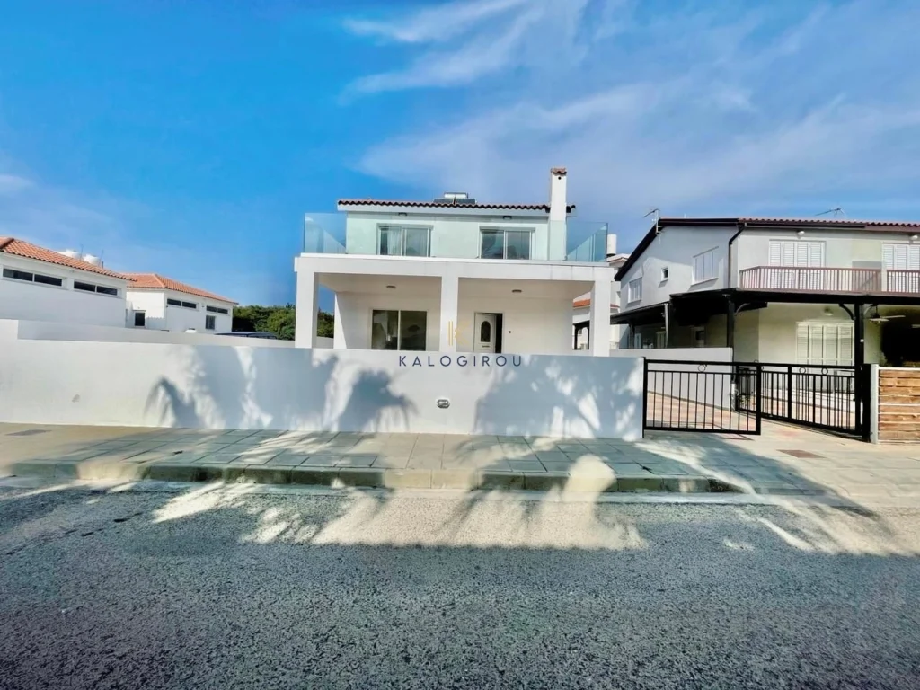 3 Bedroom House for Sale in Pervolia Larnacas