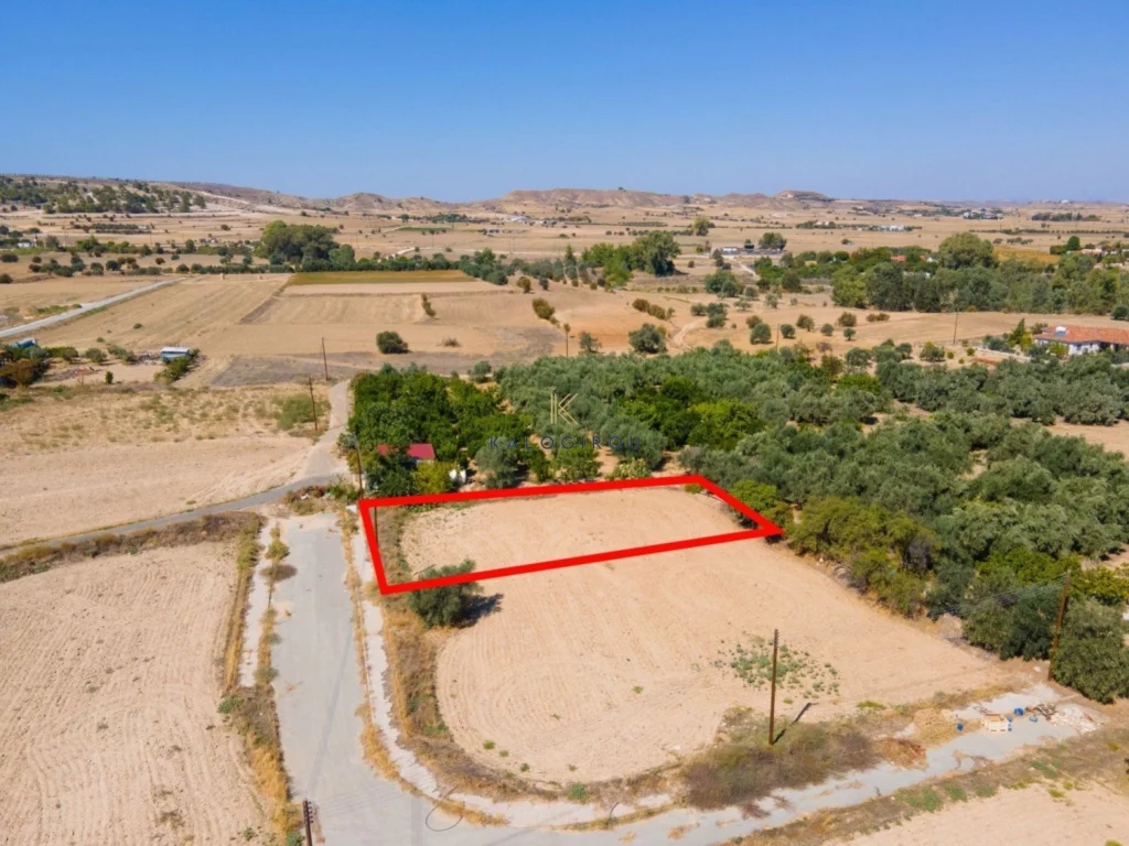 633m² Plot for Sale in Politiko, Nicosia District